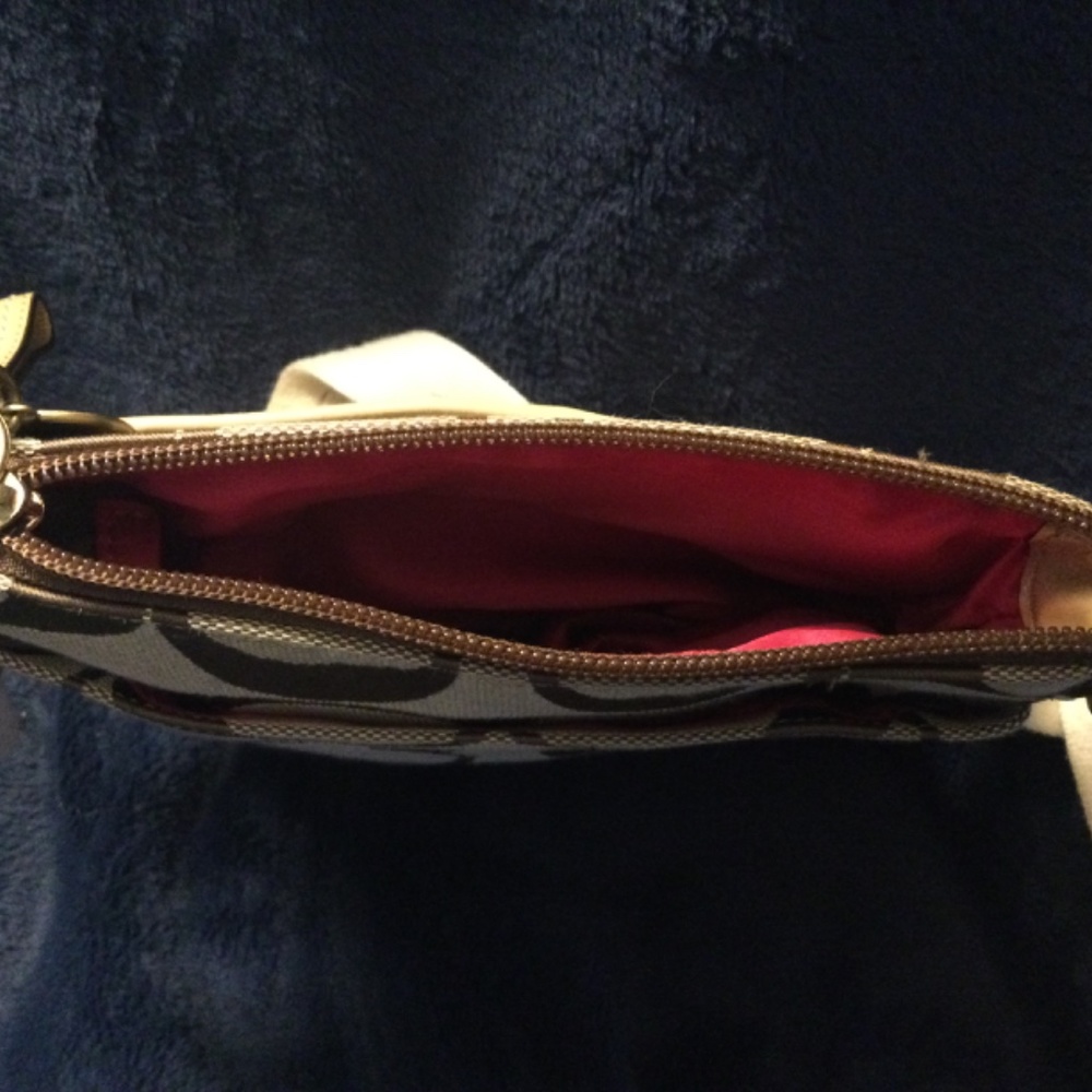 Coach - Picture 5 of 5